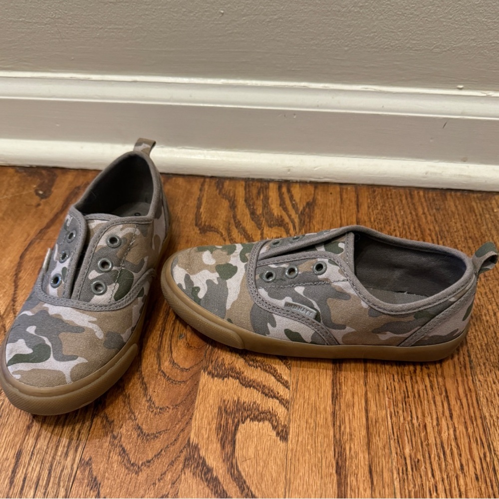 Kids Camouflage Sneakers size 11